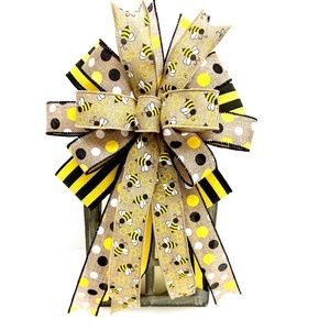 💥💥SOLD OUT💥💥 Bee Theme Lantern Bow